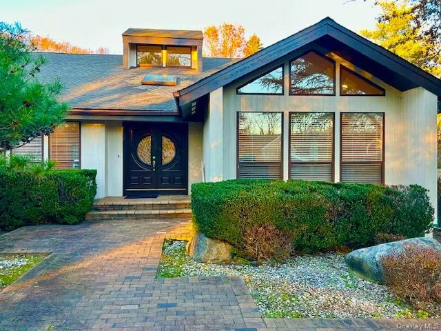 $6,500 | 5 Carman Court, Dix Hills, NY 11746