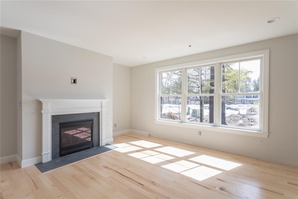 44 South Ridge Road Falmouth, ME 04105 - Photo 4 of 28 Living Room