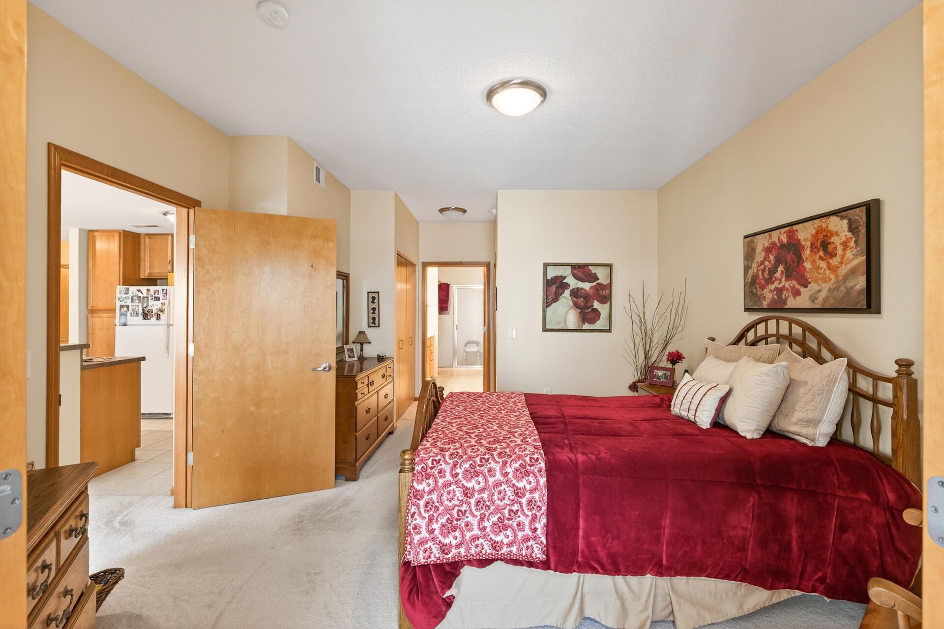 2540 38th Avenue Northeast, Unit 203 St. Anthony, MN 55421 - Photo 17 of 28