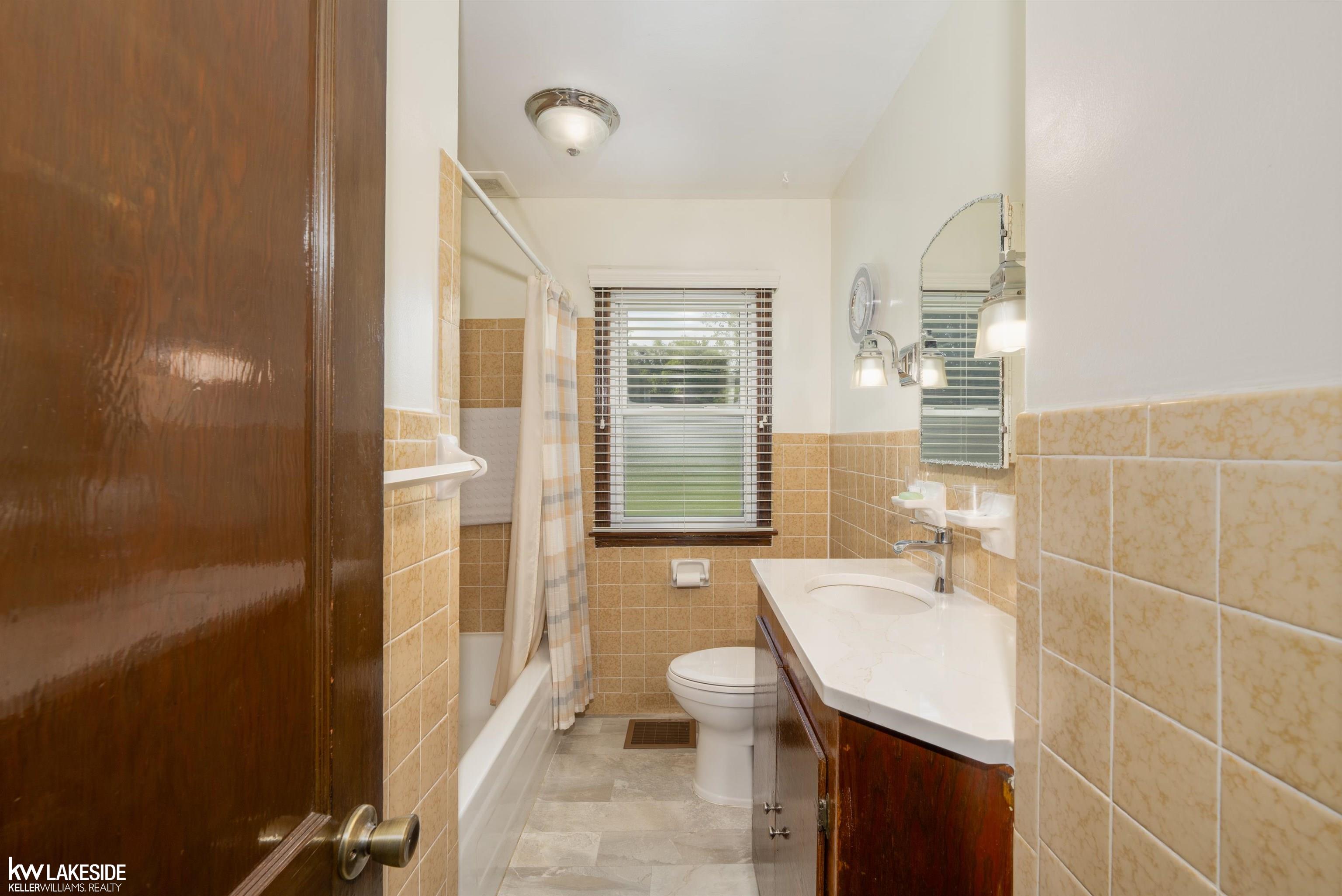 32794 Sutton Road New Baltimore, MI 48047 - Photo 21 of 32 Bath
