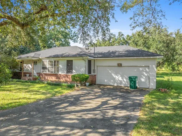 $600,000 | 5244 Elliott Road, Lake Charles, LA 70605
