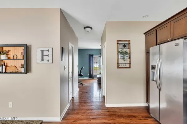 $629,900 | 6 Jennifer Drive, Halfmoon, NY 12118