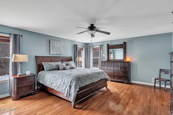 $629,900 | 6 Jennifer Drive, Halfmoon, NY 12118