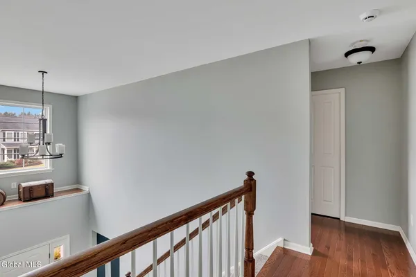 $629,900 | 6 Jennifer Drive, Halfmoon, NY 12118
