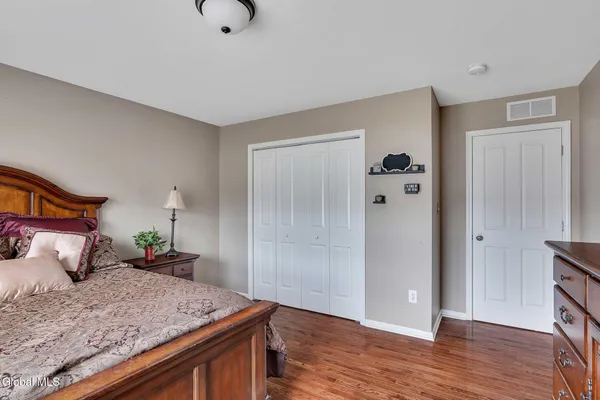$629,900 | 6 Jennifer Drive, Halfmoon, NY 12118