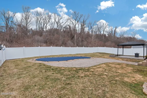 $629,900 | 6 Jennifer Drive, Halfmoon, NY 12118