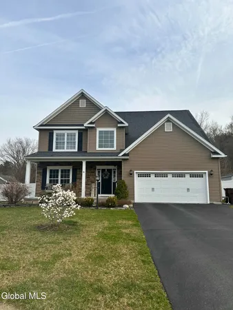 $629,900 | 6 Jennifer Drive, Halfmoon, NY 12118