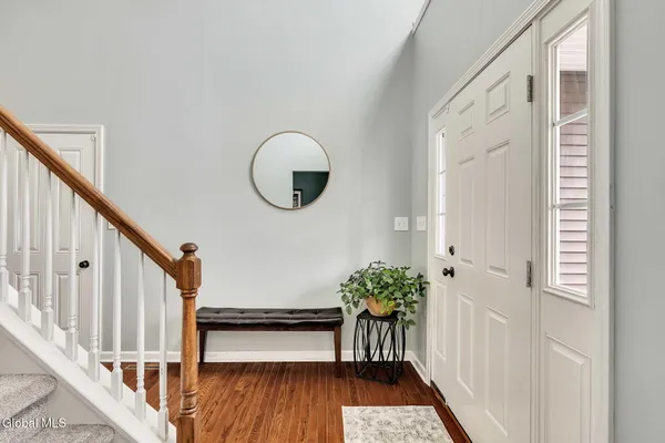 $629,900 | 6 Jennifer Drive, Halfmoon, NY 12118