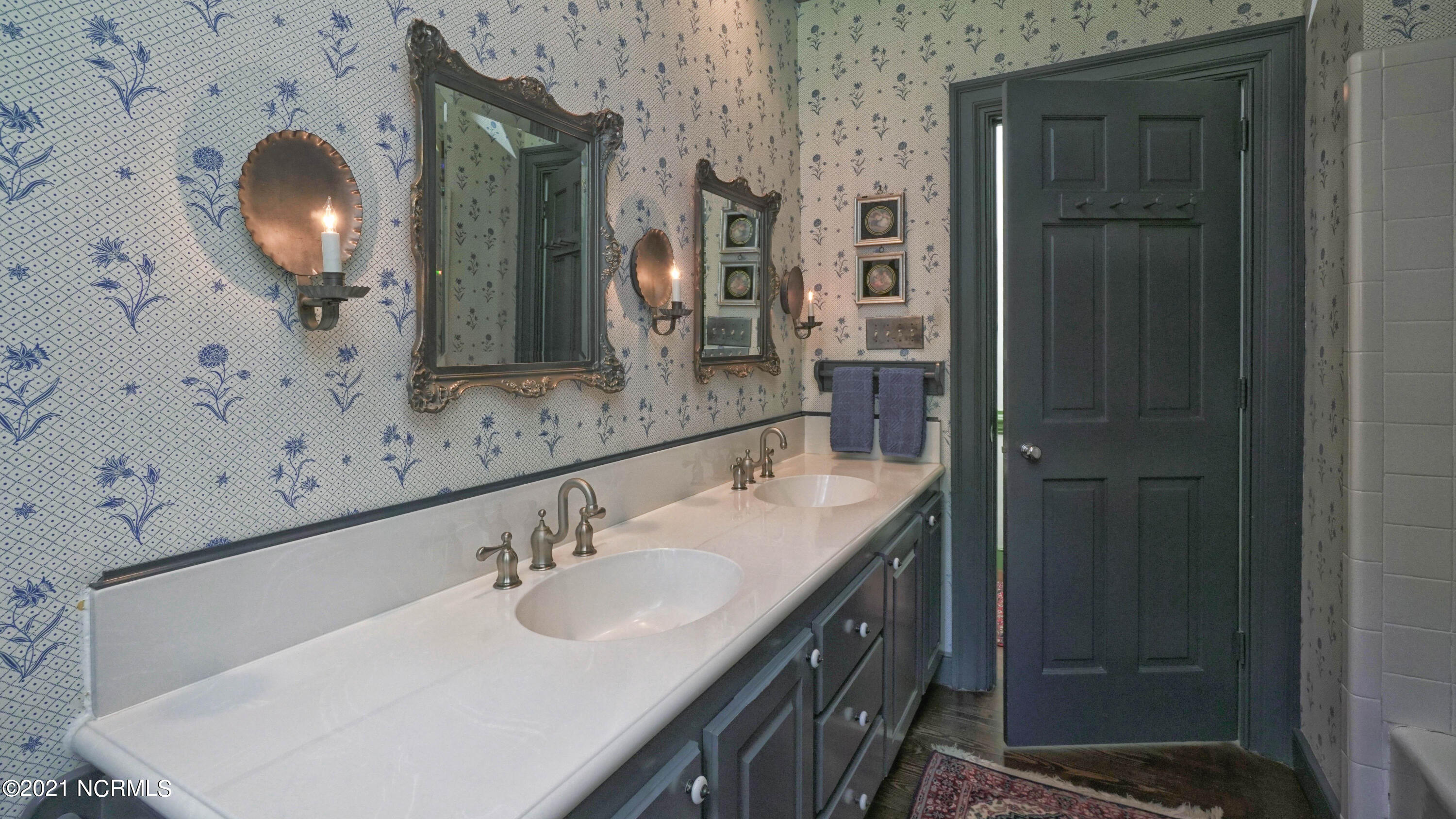 1607 Captains Road Tarboro, NC 27886 - Photo 23 of 36 23 MASTER BATH 2