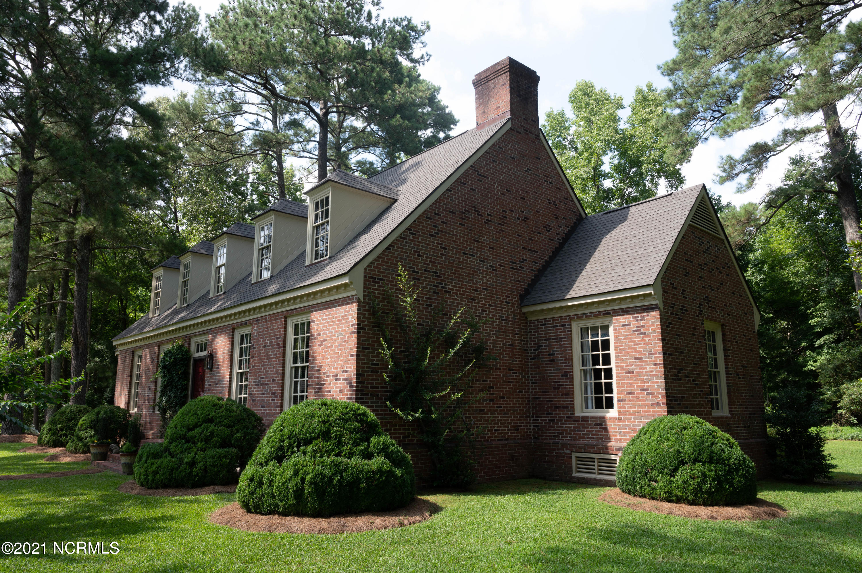 1607 Captains Road Tarboro, NC 27886 - Photo 3 of 36 3 FRONT RIGHT SIDE OF HOME