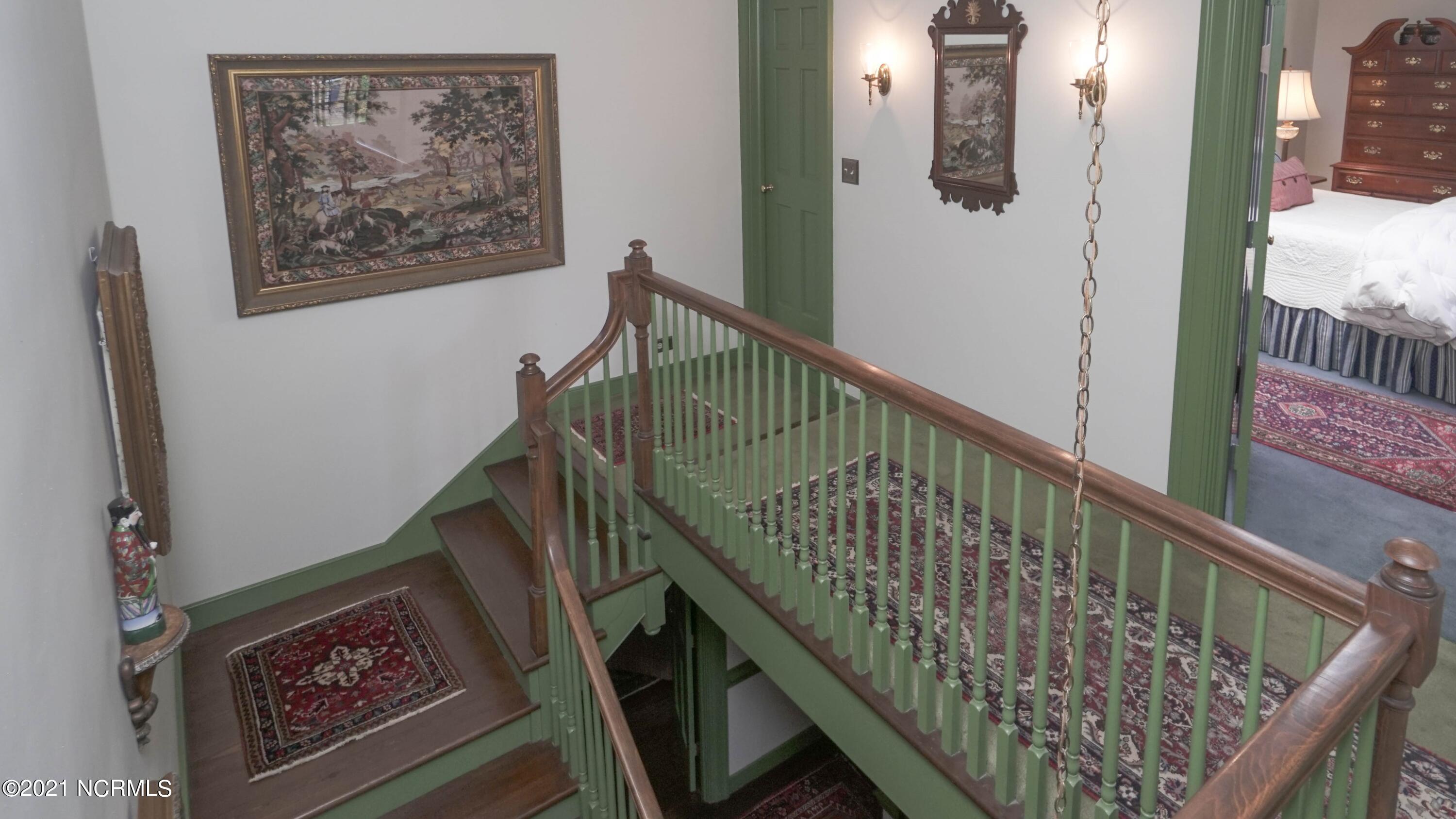 1607 Captains Road Tarboro, NC 27886 - Photo 34 of 36 33 2ND FLOOR LANDING