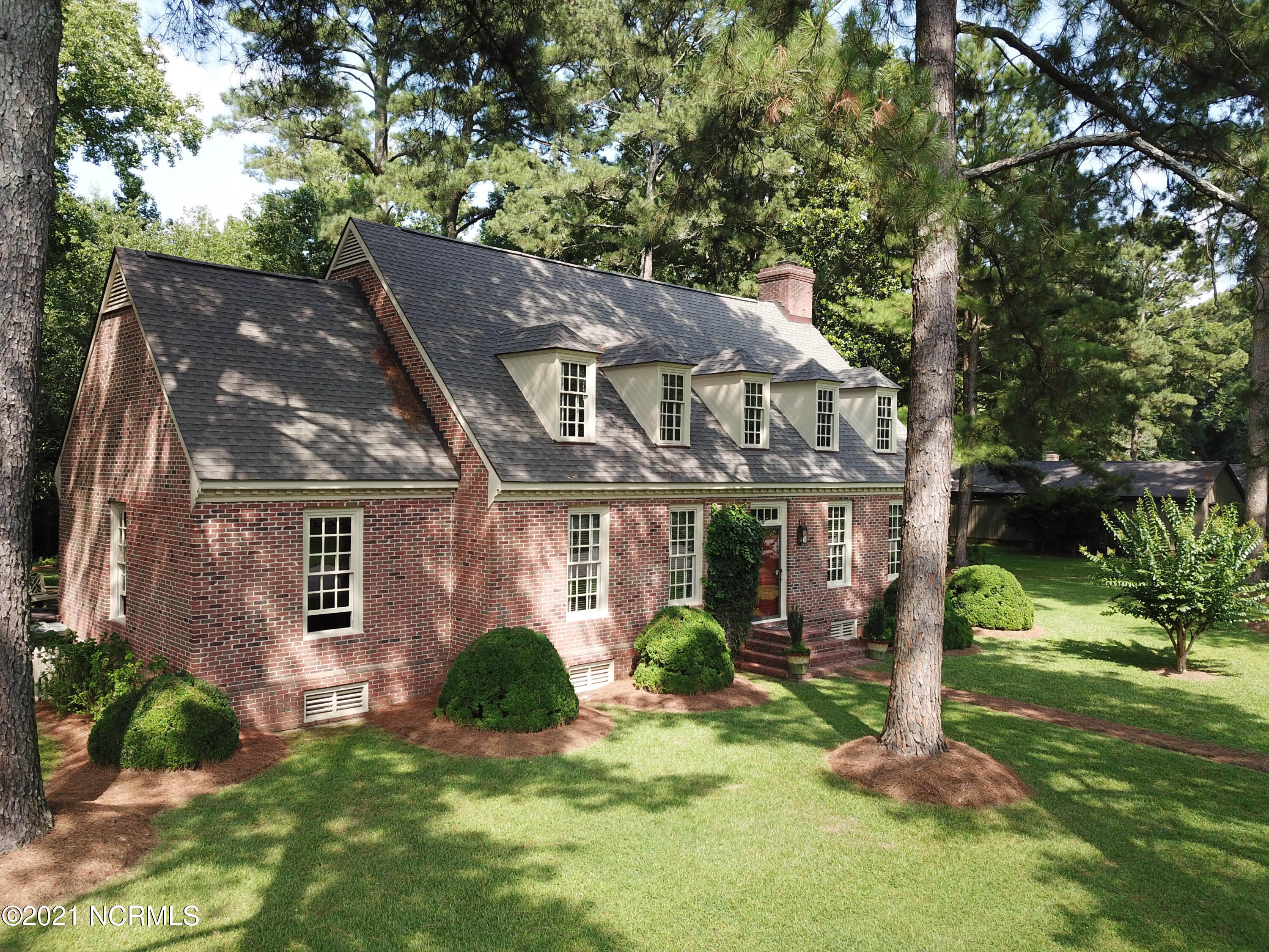 1607 Captains Road Tarboro, NC 27886 - Photo 4 of 36 4 FRONT LEFT SIDE OF HOME