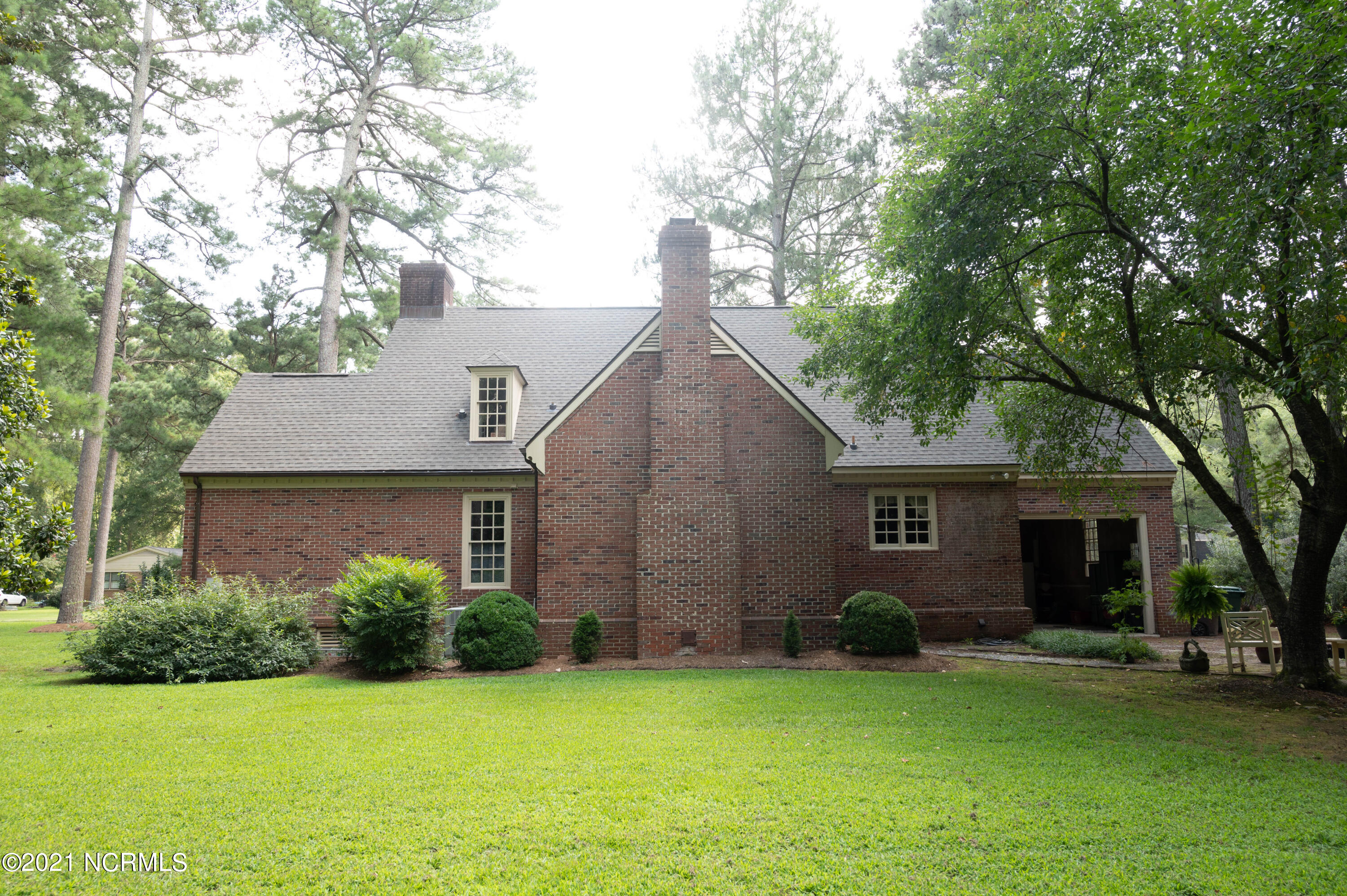 1607 Captains Road Tarboro, NC 27886 - Photo 6 of 36 6 BACK OF HOME (2)