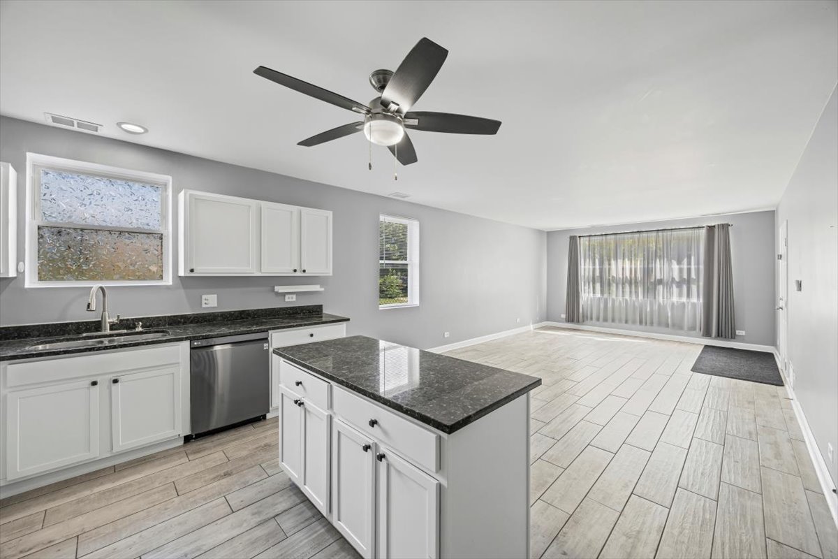 3022 West Washington Boulevard, Unit 2 Chicago, IL 60612 - Photo 2 of 22