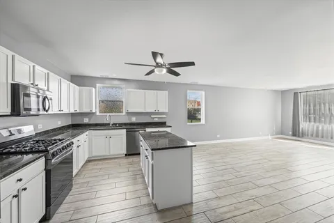 $225,000 | 3022 West Washington Boulevard, Unit 2, Chicago, IL 60612