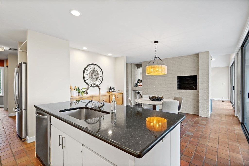 16 Huckleberry Hill Road Lincoln, MA 01773 - Photo 14 of 38