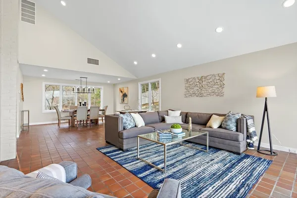 $1,495,000 | 16 Huckleberry Hill Road, Lincoln, MA 01773