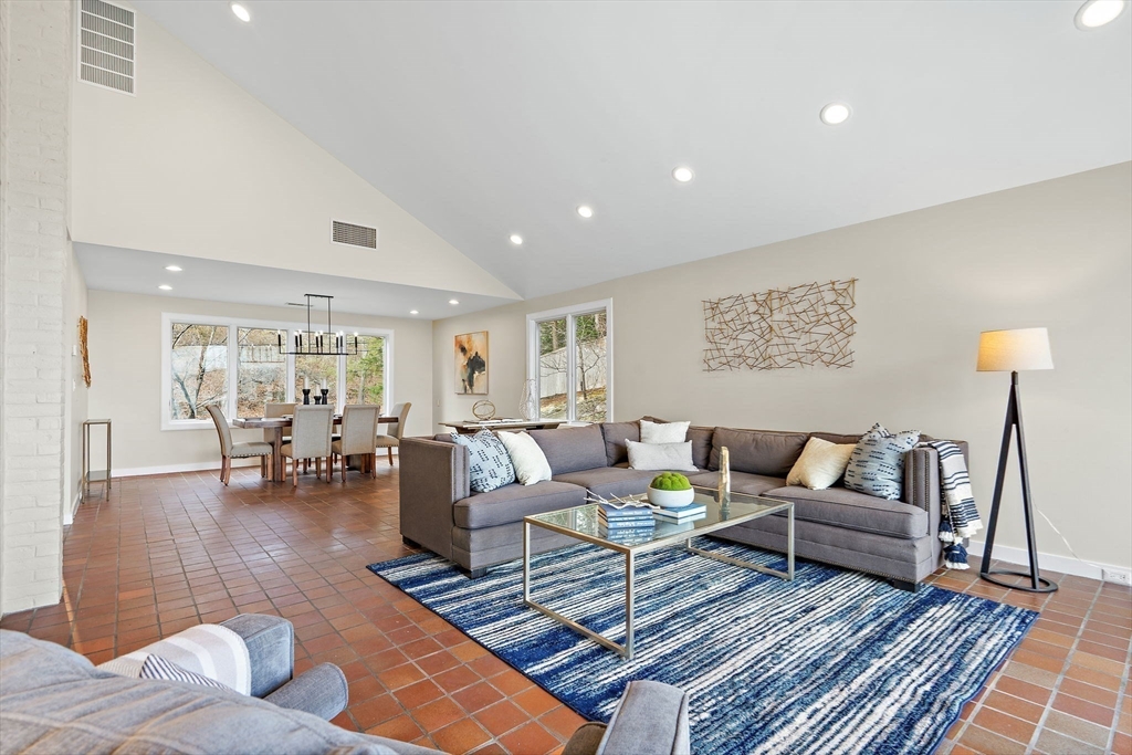 16 Huckleberry Hill Road Lincoln, MA 01773 - Photo 5 of 38