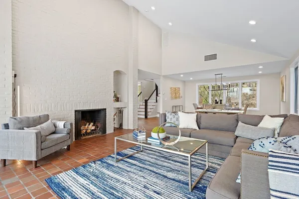 $1,495,000 | 16 Huckleberry Hill Road, Lincoln, MA 01773