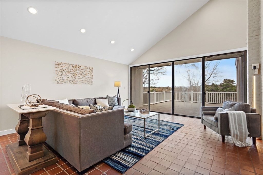 16 Huckleberry Hill Road Lincoln, MA 01773 - Photo 8 of 38