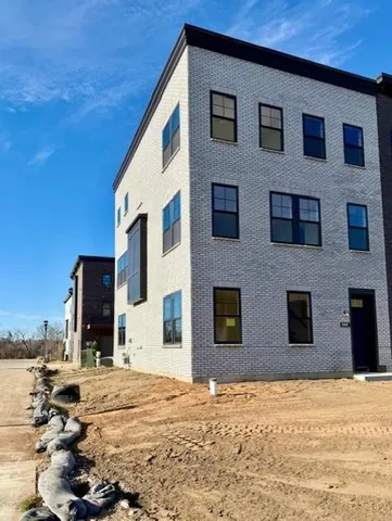 $794,990 | 909 Mount Curve Boulevard, Unit I, St. Paul, MN 55116