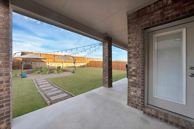 $399,995 | 11021 Canyon Mine Drive, Aubrey, TX 76227