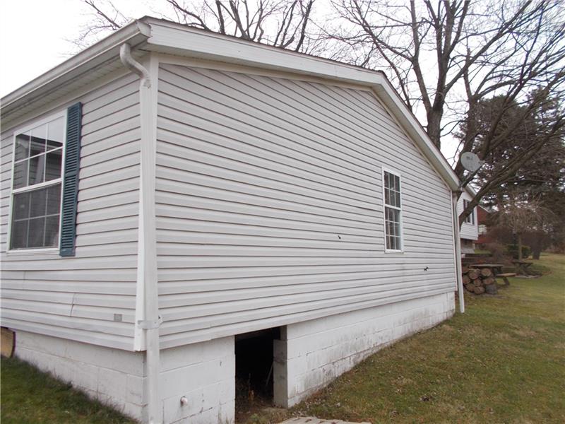 530 Center Hill Road Pittsburgh, PA 15239 - Photo 4 of 22