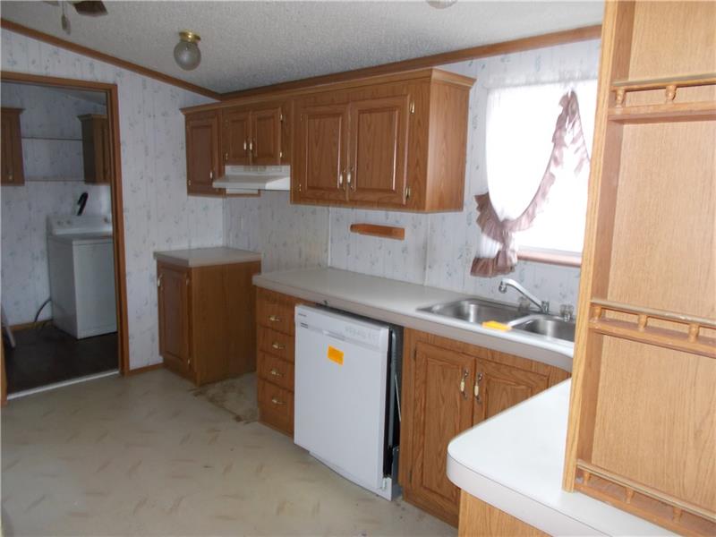 530 Center Hill Road Pittsburgh, PA 15239 - Photo 8 of 22