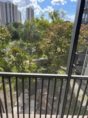 $1,870 | Bravura Condominiums, Aventura, FL 33180