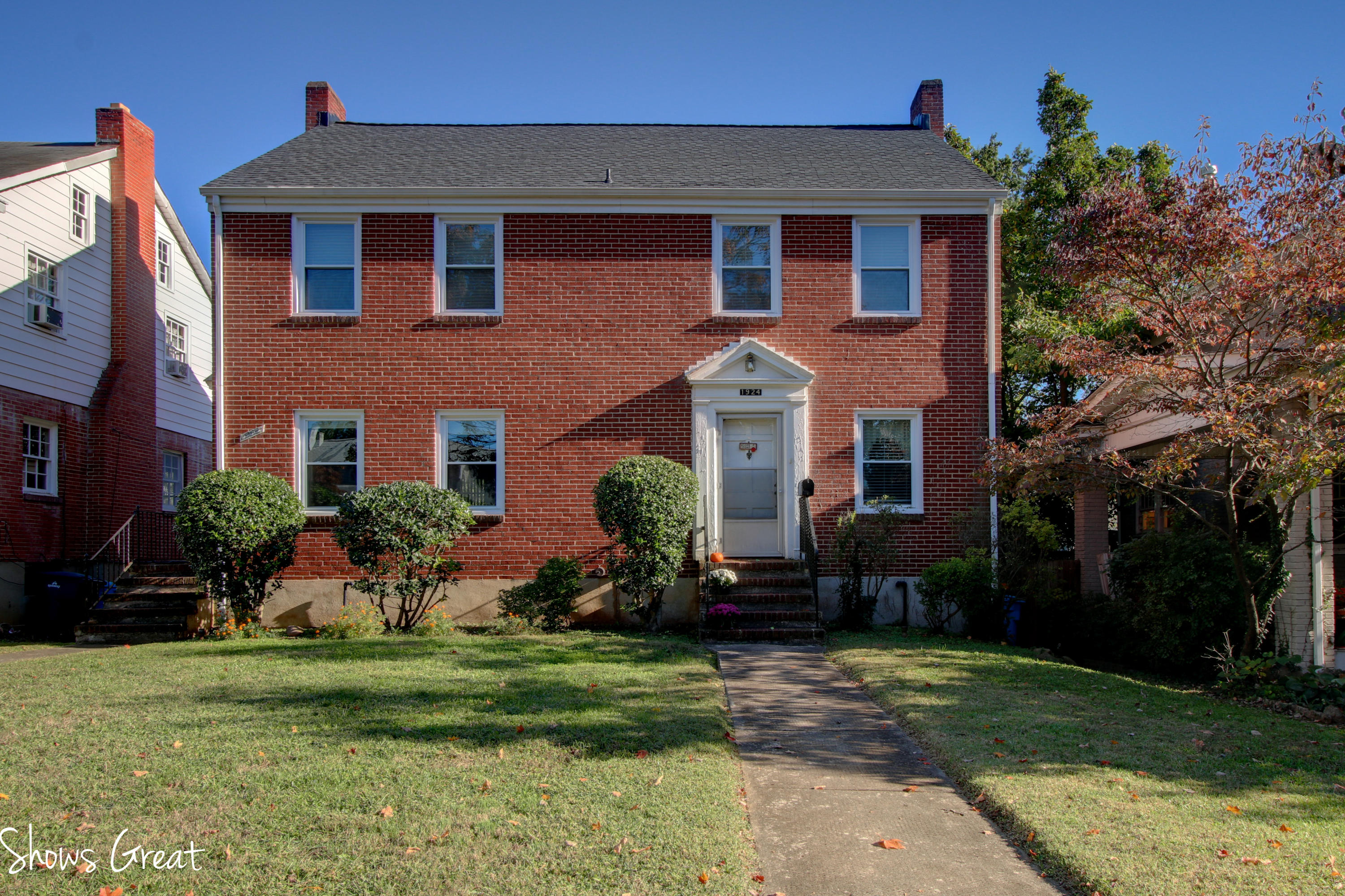 1922 Avon Road Southwest Roanoke, VA 24015 - Photo 2 of 24 _MG_5119_20_21
