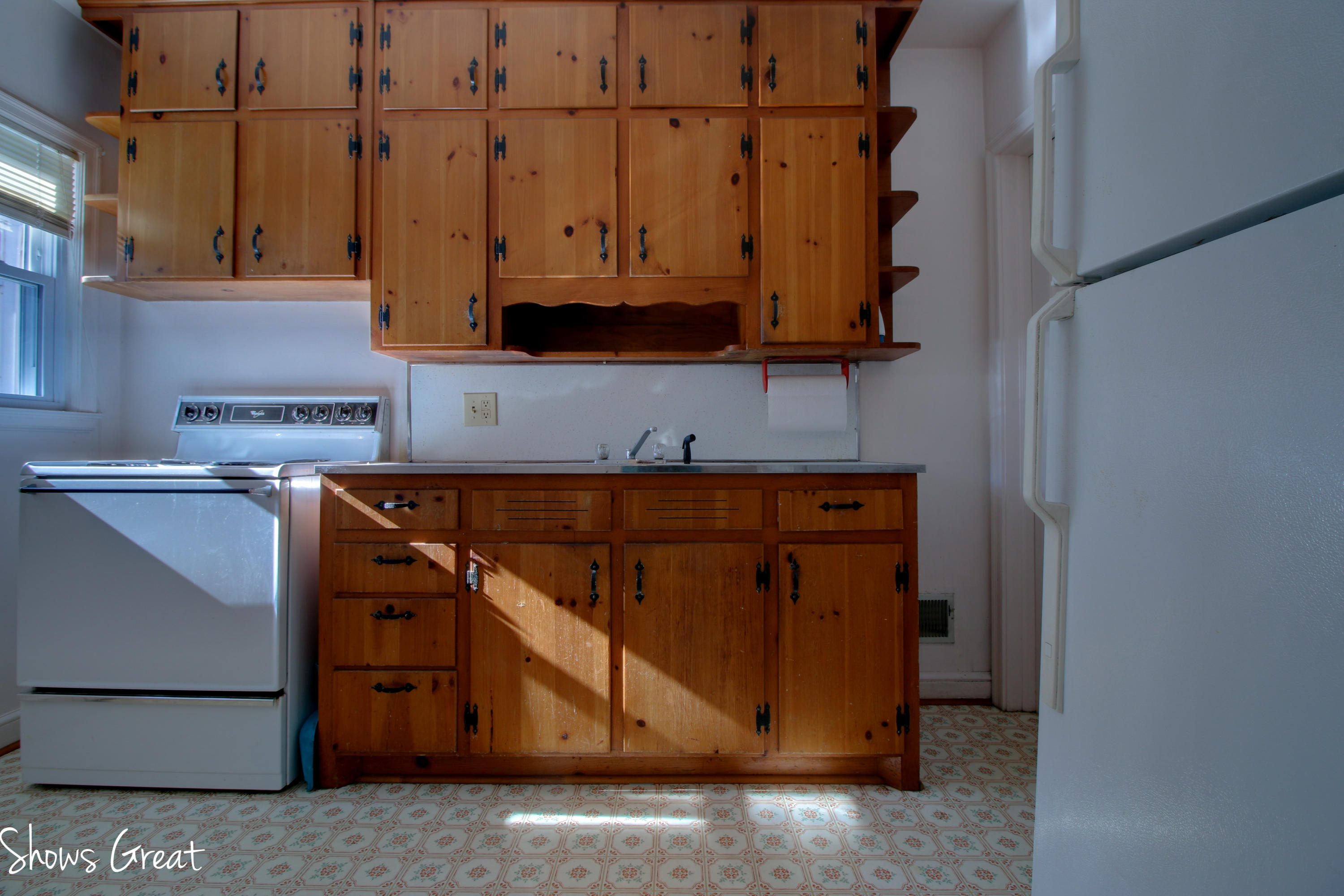 1922 Avon Road Southwest Roanoke, VA 24015 - Photo 6 of 24 Kitchen