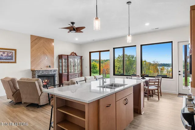 $1,799,000 | 111 Harbor View Lane, Vonore, TN 37885