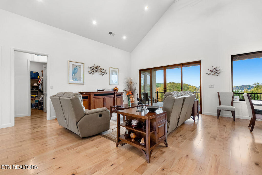 111 Harbor View Lane Vonore, TN 37885 - Photo 9 of 60 DSC03583-HDR