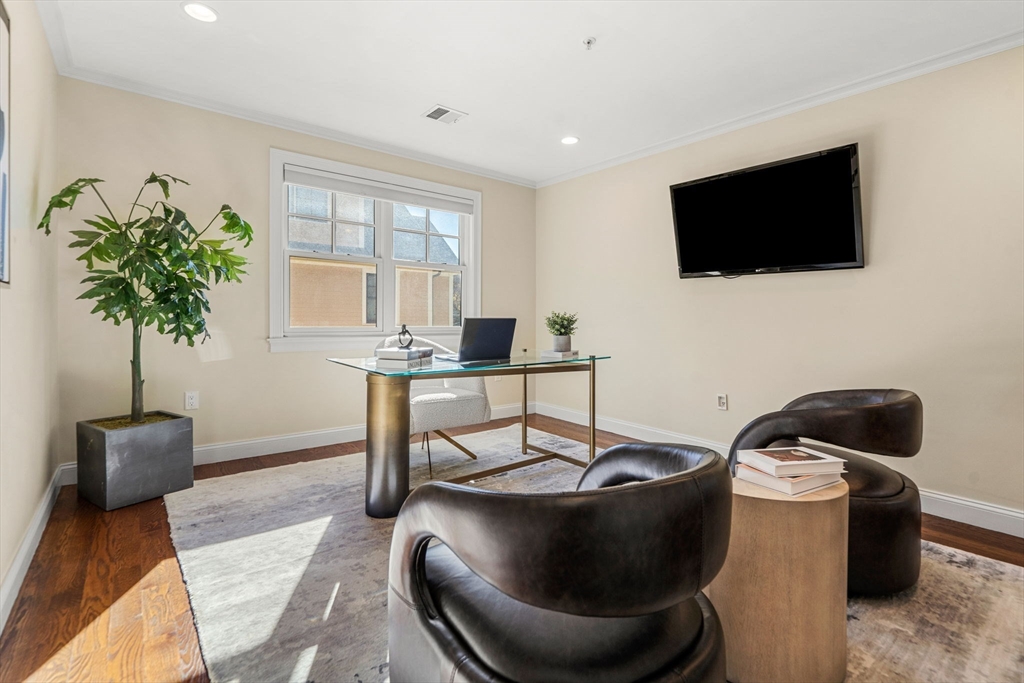 28 Meadowbrook Road, Unit 28 Chestnut Hill, MA 02467 - Photo 21 of 39