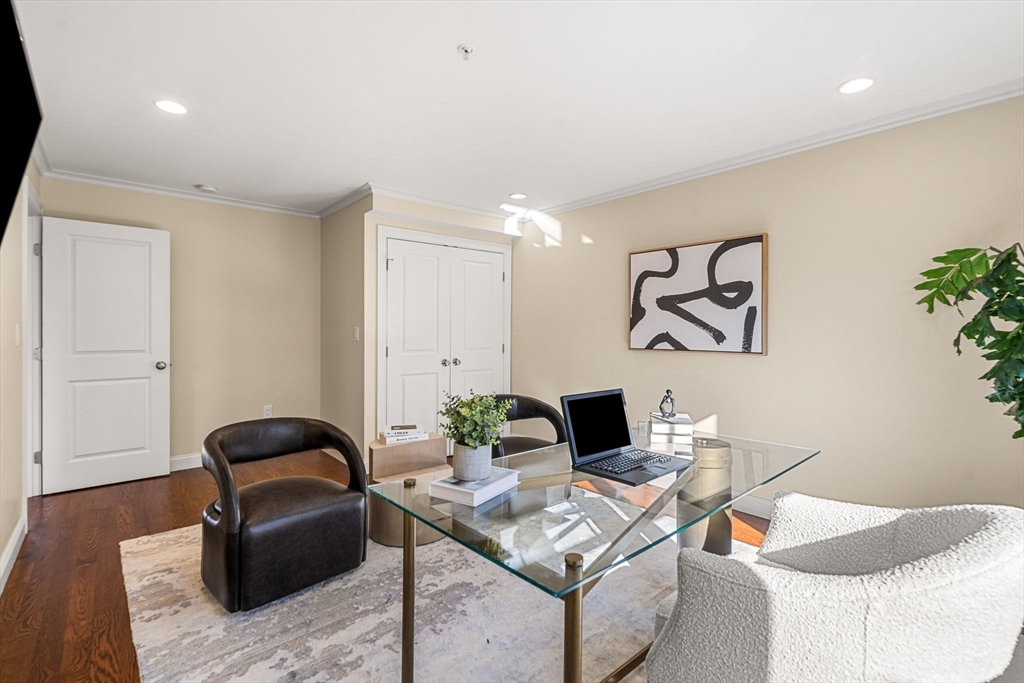 28 Meadowbrook Road, Unit 28 Chestnut Hill, MA 02467 - Photo 22 of 39