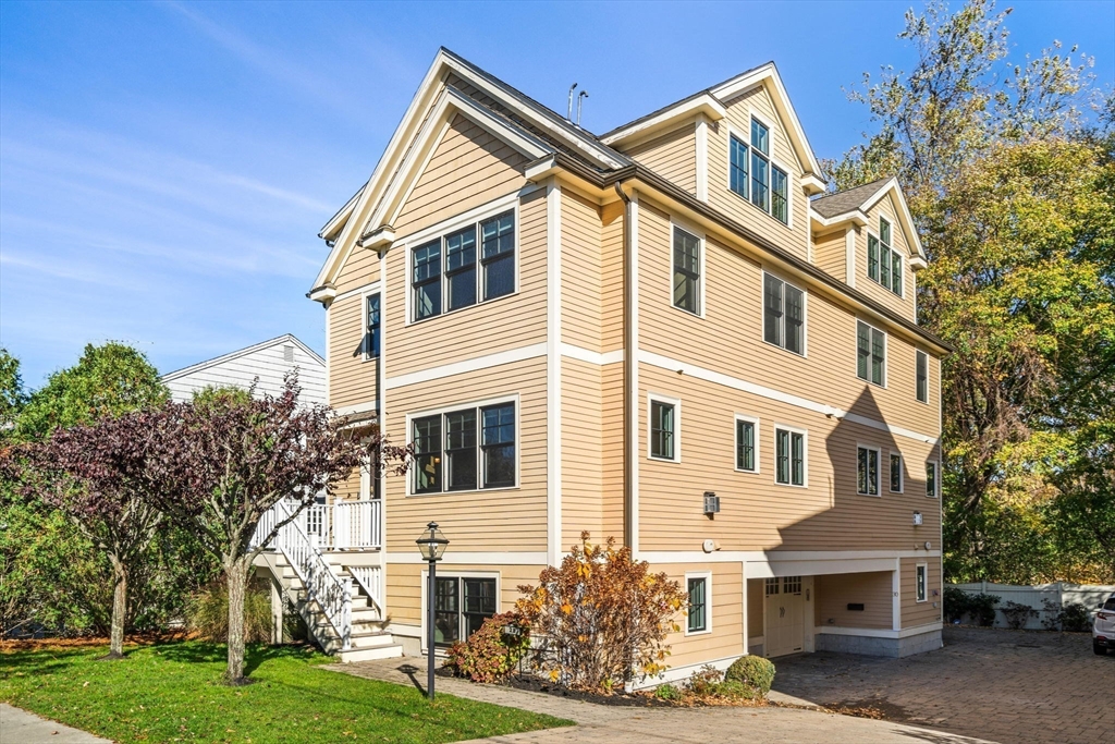 28 Meadowbrook Road, Unit 28 Chestnut Hill, MA 02467 - Photo 3 of 39