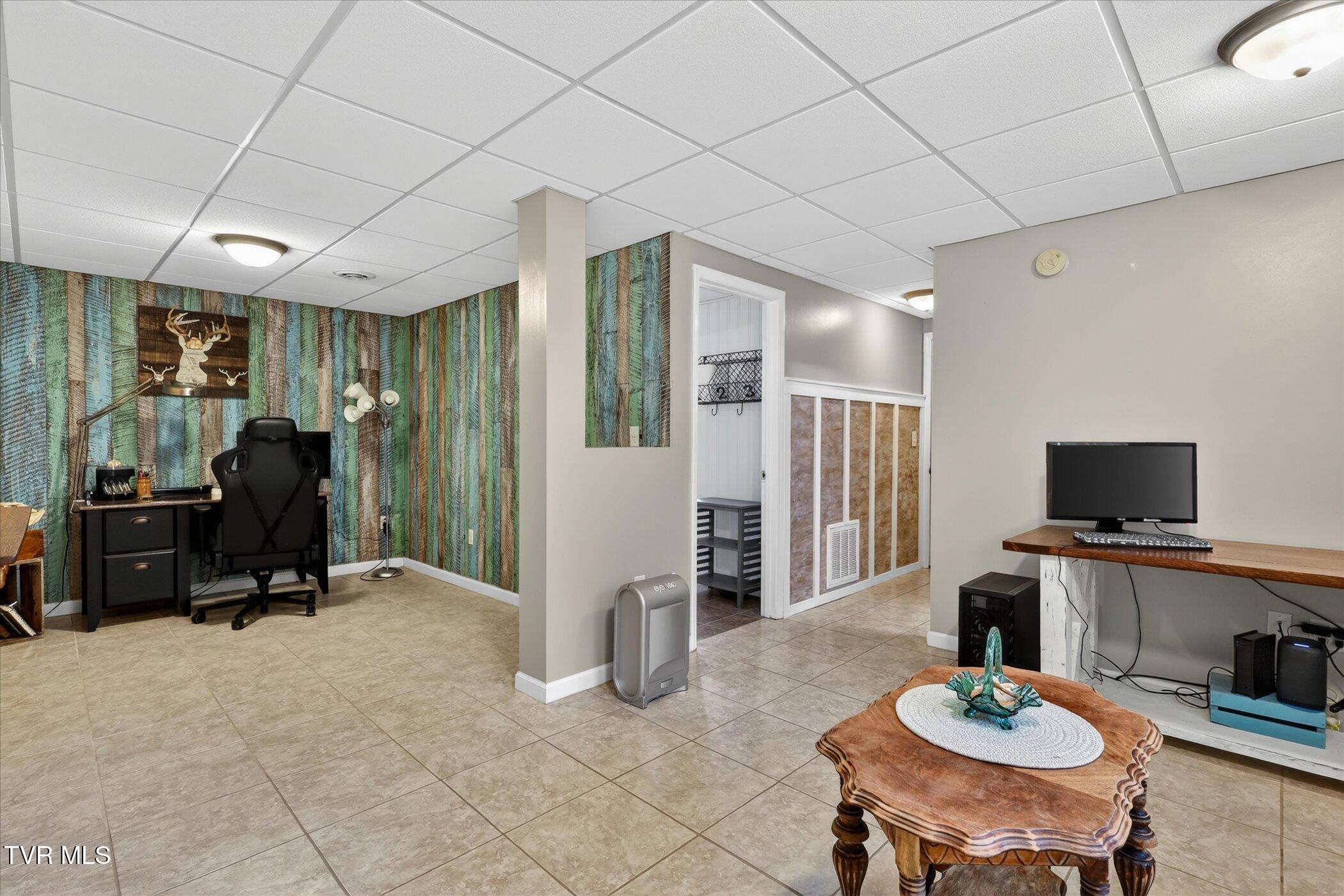 4020 Cooks Inlet Road Kingsport, TN 37664 - Photo 23 of 28 31-4020-Cooks-Inlet-Road-WindowStill