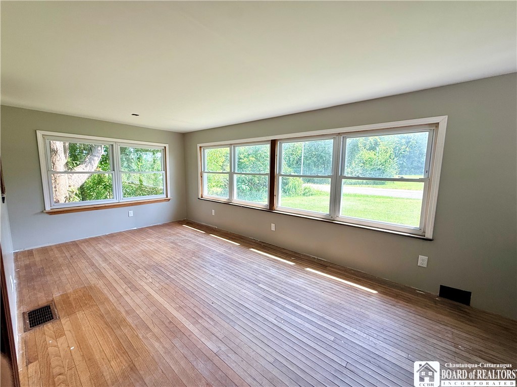 11577 Center Road Sheridan, NY 14048 - Photo 6 of 33 Living space 1