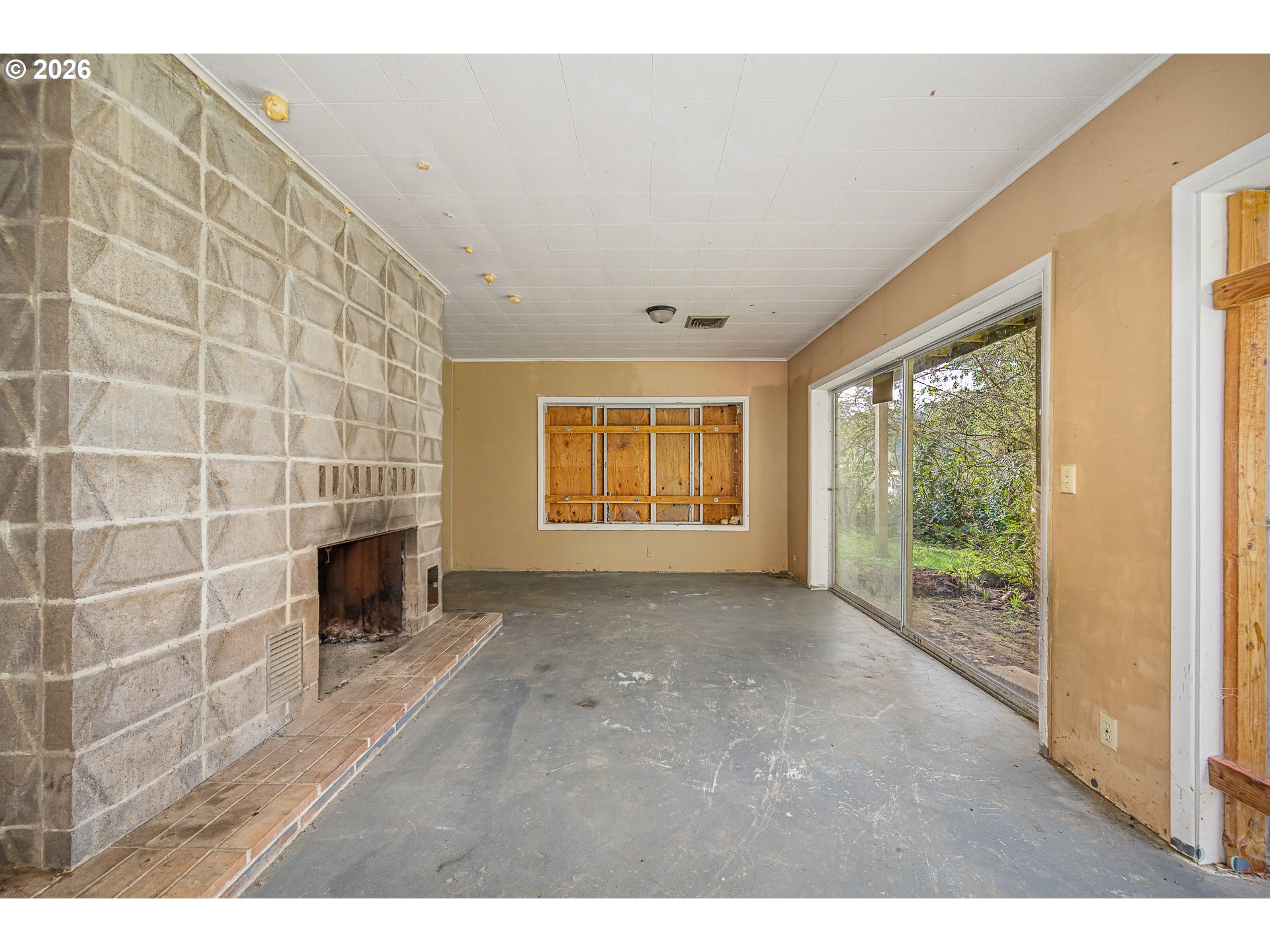 11736 Orchard Avenue Mapleton, OR 97453 - Photo 7 of 42