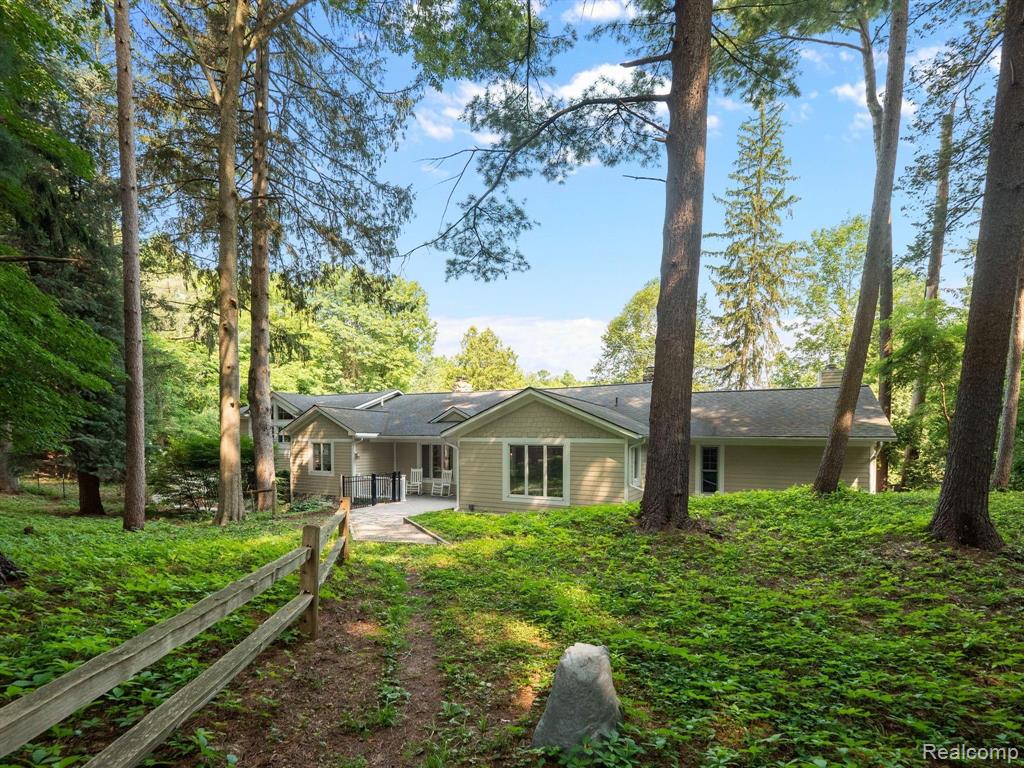 770 Lakeville Road Leonard, MI 48367 - Photo 3 of 57