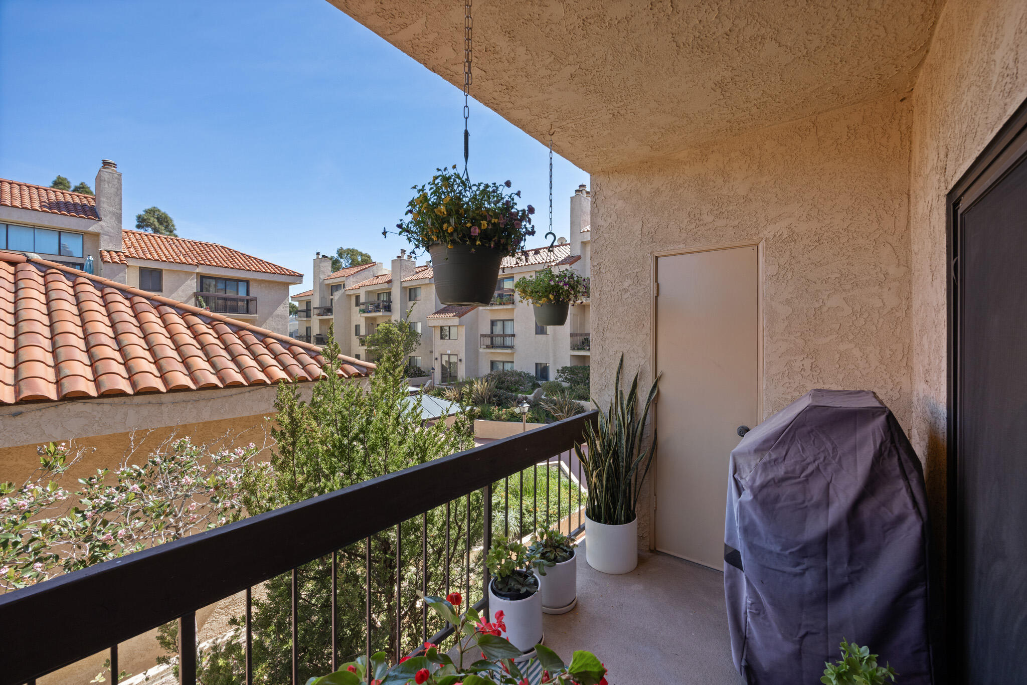 8180 Manitoba Street, Unit 255 Playa del Rey, CA 90293 - Photo 11 of 41 8180_Manitoba_Street,_Playa_Del_Rey,_CA-