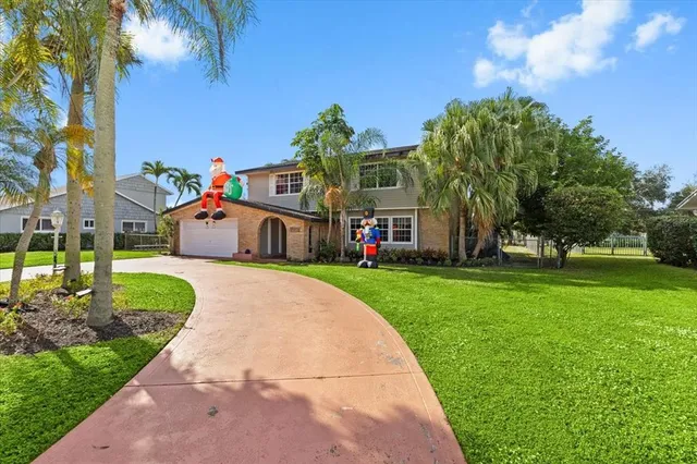 $785,000 | 3179 Hoy Lake Road, Lake Worth, FL 33467