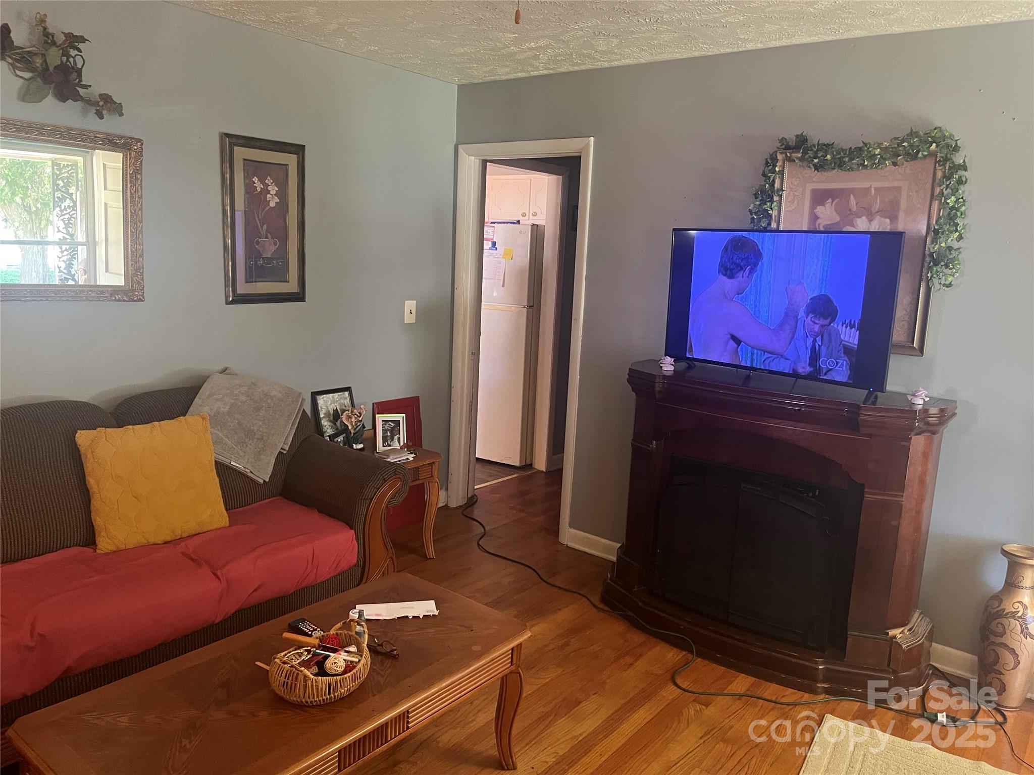 512 Produce Market Road Laurinburg, NC 28352 - Photo 4 of 10 a living room with furniture