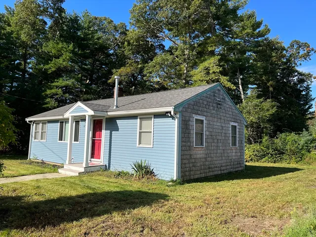 $2,100 | 42 Union Park Street, Hanson, MA 02341