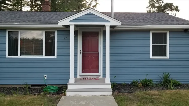 $2,100 | 42 Union Park Street, Hanson, MA 02341