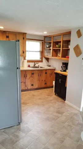 $2,100 | 42 Union Park Street, Hanson, MA 02341