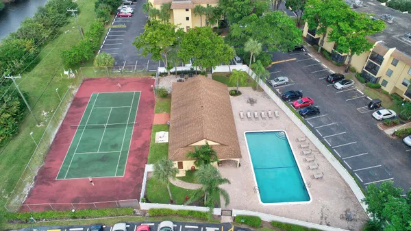 a view of a yard in front of a house