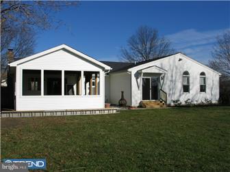17 Briarhill Road Berlin, NJ 08009 - Photo 2 of 10 Exterior Back