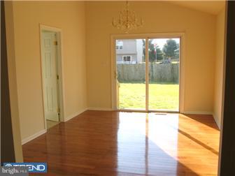 17 Briarhill Road Berlin, NJ 08009 - Photo 3 of 10 Dining Room