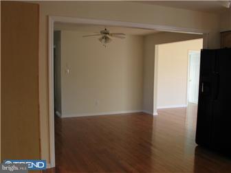 17 Briarhill Road Berlin, NJ 08009 - Photo 5 of 10 Kitchen